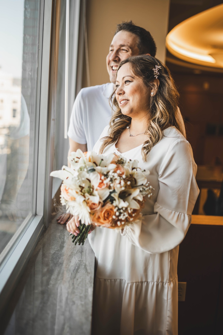 Couple with Sie & Mo wedding florals
